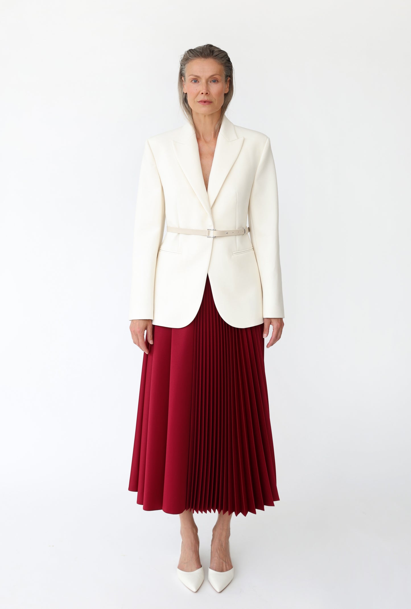 Kruhová poloplisovaná sukňa