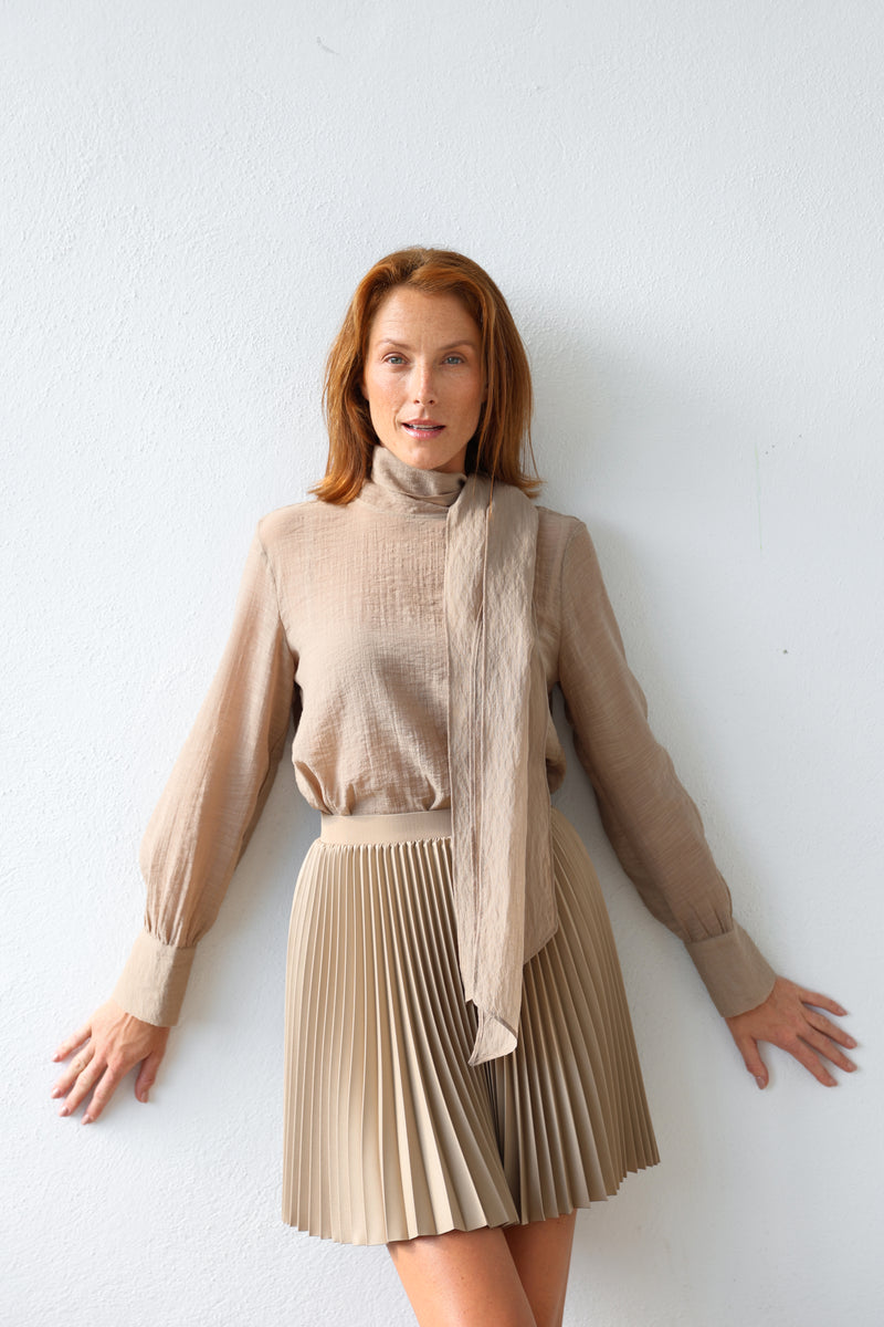 Kruhová mini plisovaná sukňa