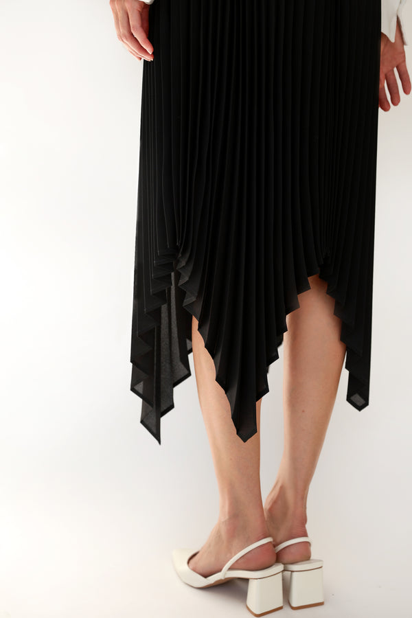 Asymetrická plisovaná sukňa